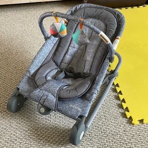 Summer Collapsable Vibrating Bouncer